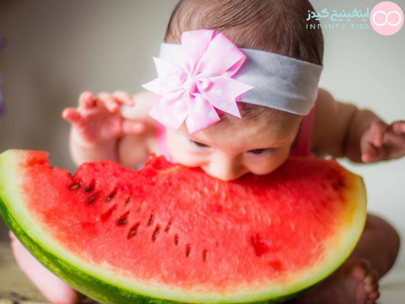 ایده عکاسی از نوزاد در شب یلدا